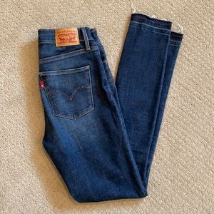 Levi 311 Shaping Skinny jean